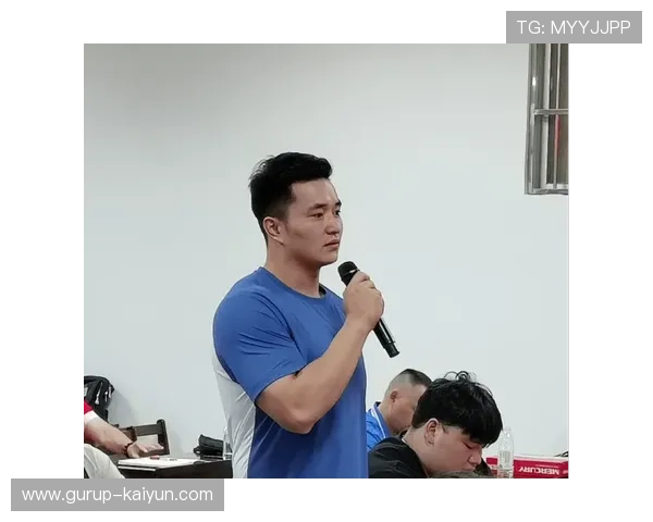 举重训练营举办线上答疑会解答家长与学员问题，举重课程