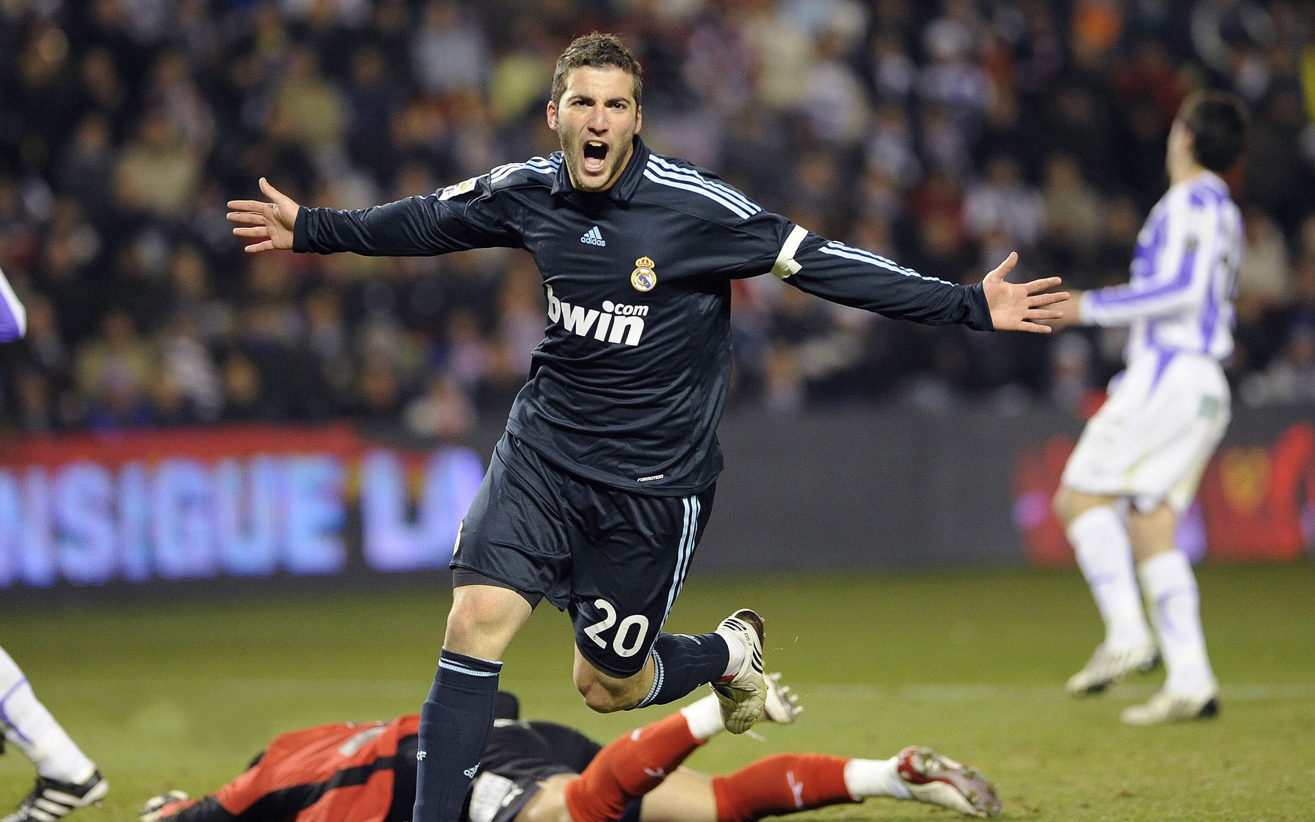 《FIFA》2025虚拟足球“狂欢节”，全球狂热进入高潮！